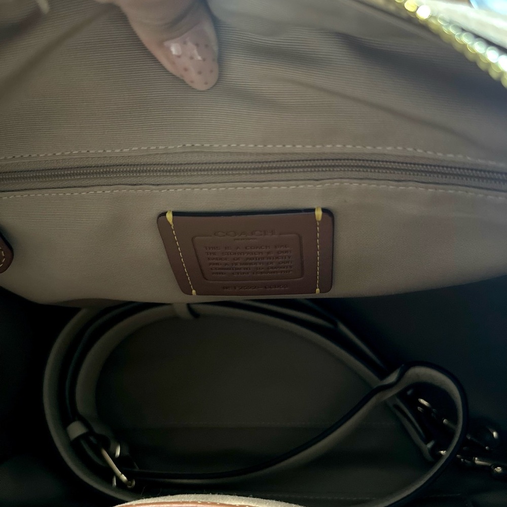 Coach Rowan Large Satchel Bag In
Signature Leather NEW - Picture 6 of 7